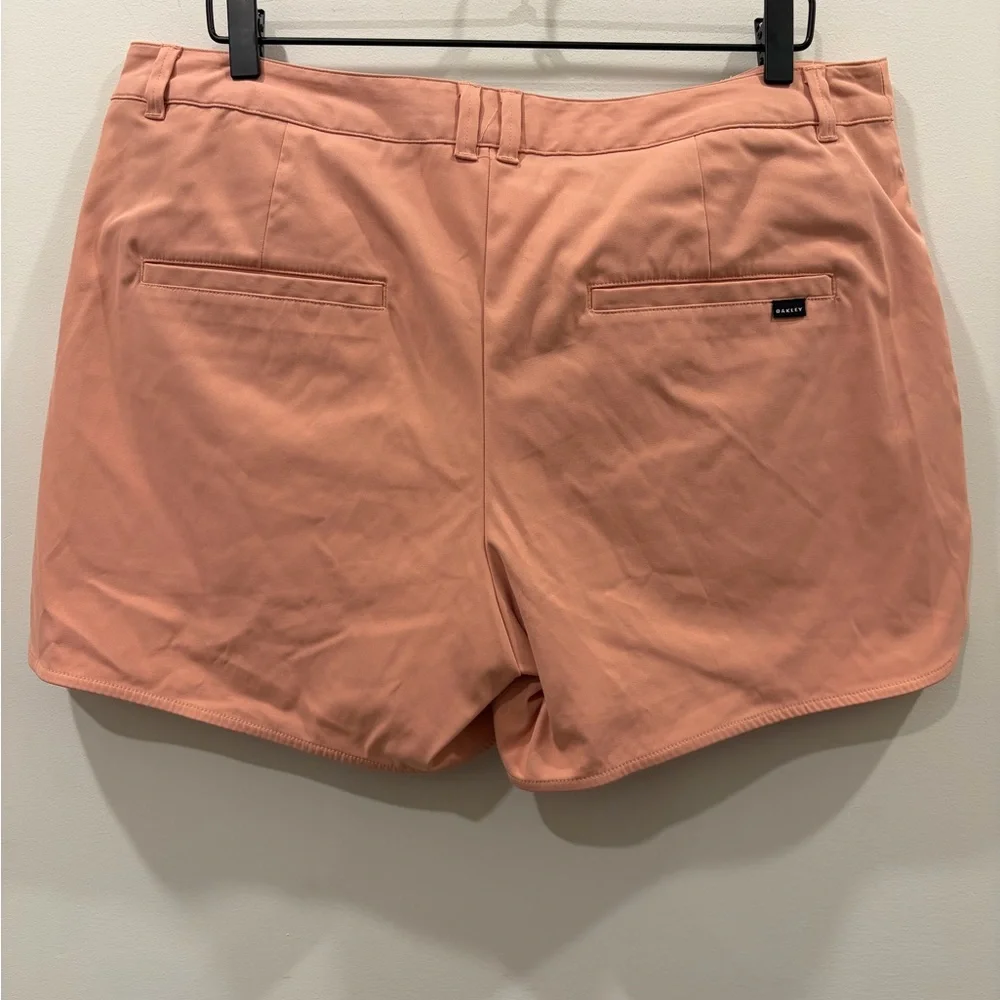 Oakley Peach-Blend‎ Athletic Shorts